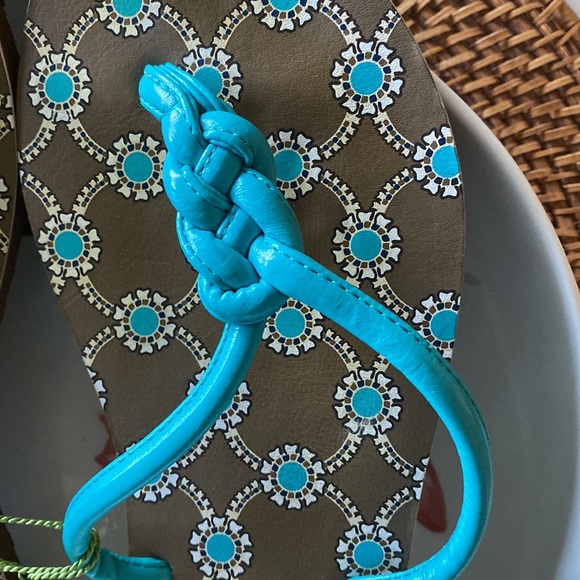 🌻SALE🌻Size 7 vintage flip flops - Picture 3 of 11